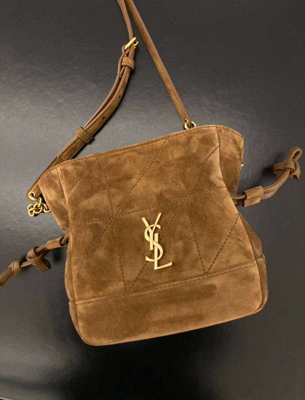 YSL
110 dhs🗽
SIZE：26×18×12.5cm
Good quality 

with box
🎁🎁🎁

Zain35
♥️♥️♥️