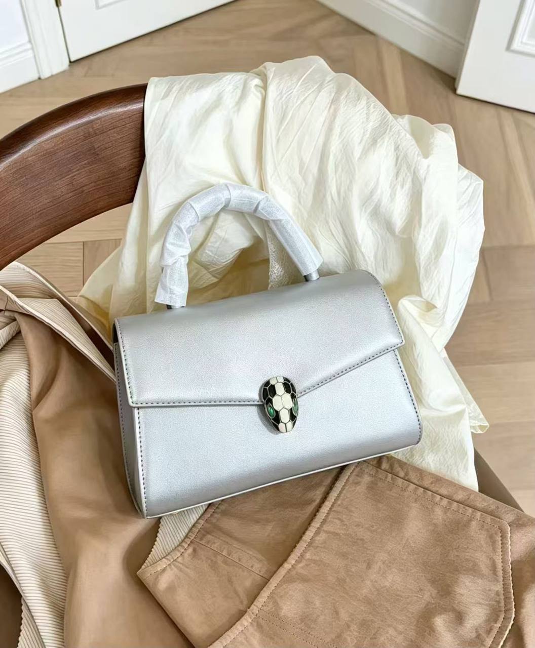 Bvlgari
100 dhs🇦🇪🇦🇪
WITH BOX 🎁

Zain169
♥️♥️♥️