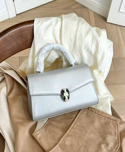 Bvlgari
100 dhs🇦🇪🇦🇪
WITH BOX 🎁

Zain169
♥️♥️♥️