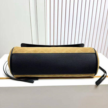 CHANEL 
MASTER QUALITY
325 dhs🇦🇪🇦🇪

Zain39
♥️♥️♥️