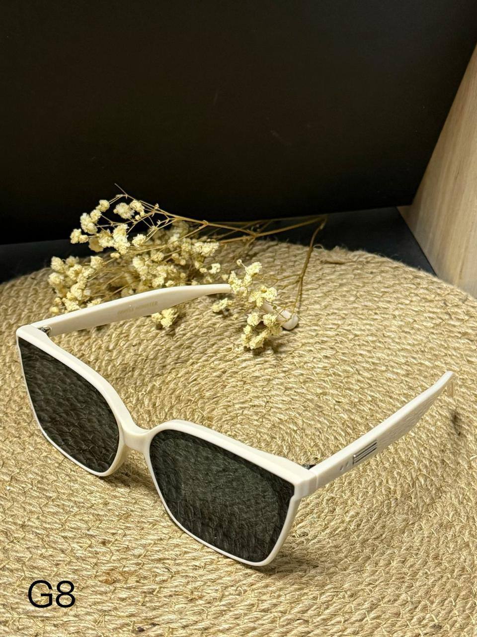 GENTLE MONSTER 👿 *

Sunglasses 🕶️ 

Copy one 

With master box 📦 
50 dhs✅

Zain216
♥️♥️♥️