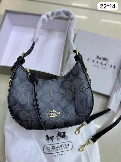💗 Coach Carmen
1️⃣ First quality＋🎁
Size : 21 * 12 cm

85 dhs🪙🌨️

with box🎁

Zain115
♥️♥️♥️