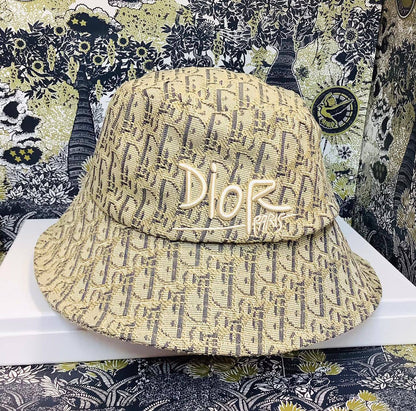 HAT
60 dhs✅

Zain93
♥️♥️♥️