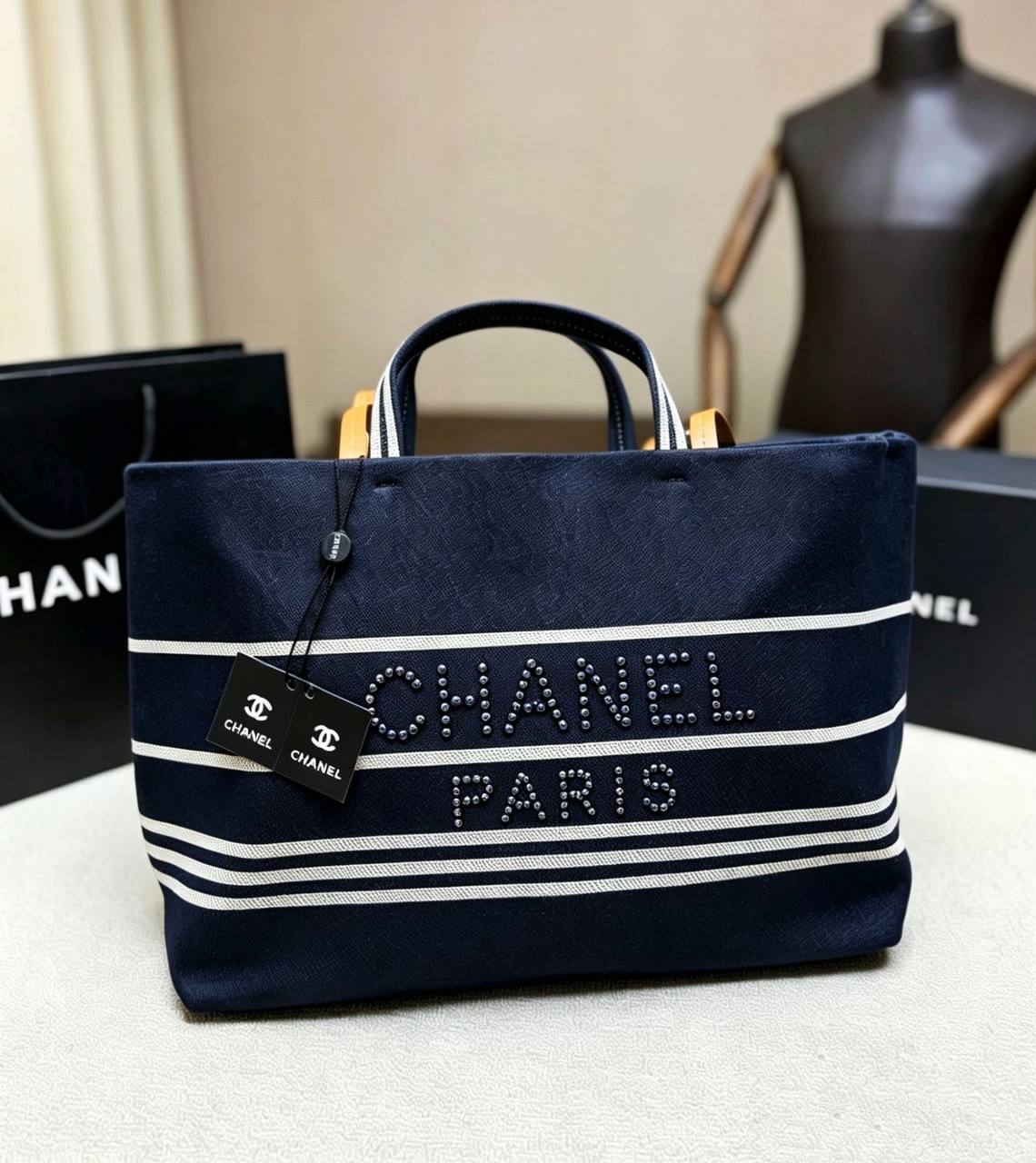 CHANEL 
COPY ONE 
210 dhs✅

Zain295
♥️♥️♥️
