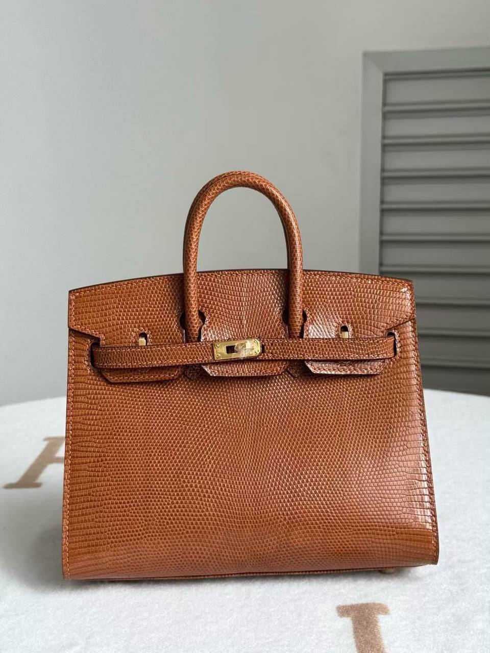 Hermes
Birkin 25 handbag is crafted from green lizard skin.❤️❤️💯

Zain71
♥️♥️♥️