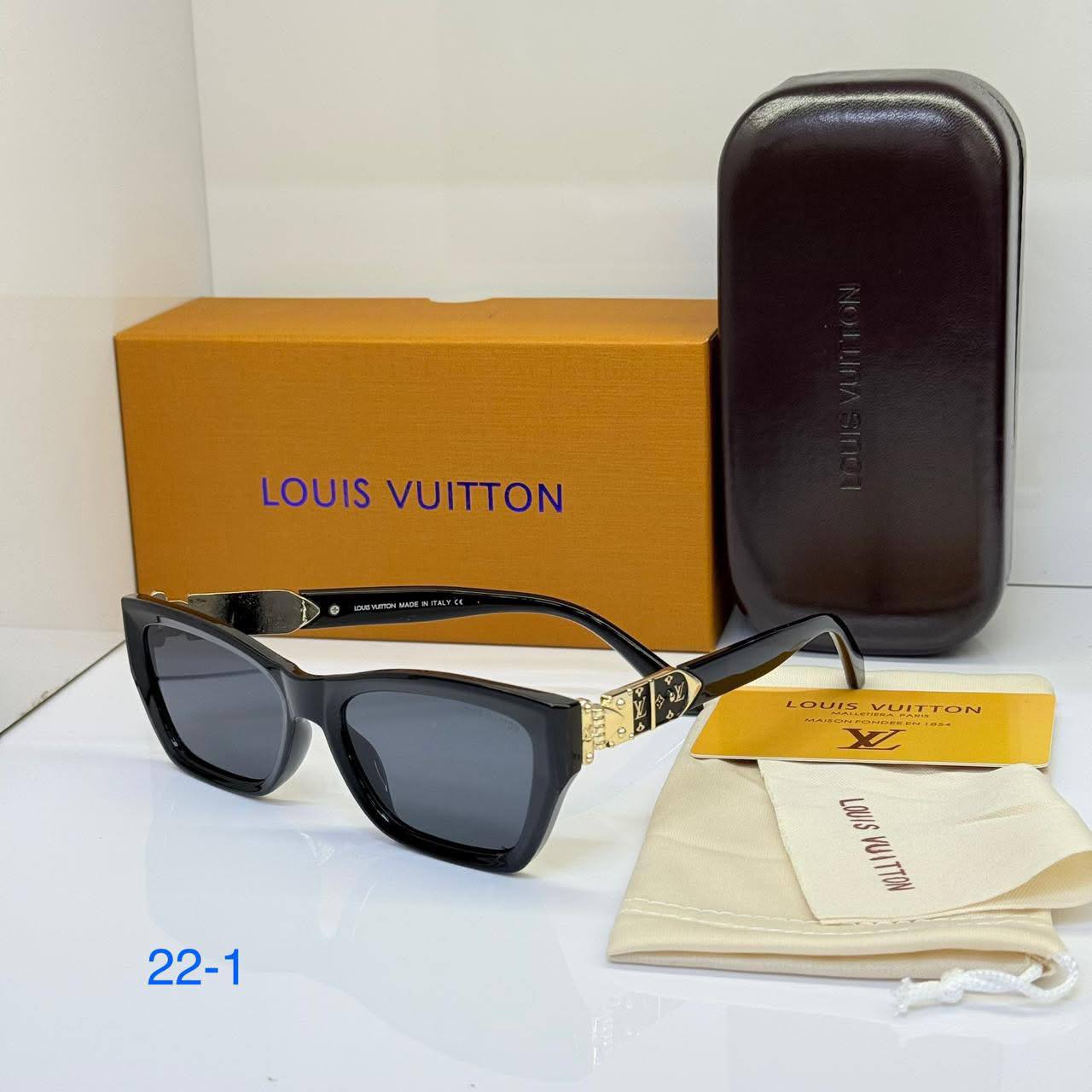 SUNGLASSES 🕶️
GOOD QUALITY 
50 dhs✅

Zain40
♥️♥️♥️