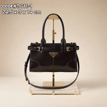 Prada ʙᴏɴɴɪᴇ ʜᴀɴᴅʙᴀɢ
ʟᴀᴍʙsᴋɪɴ ʟᴇᴀᴛʜᴇʀ ᴍᴀᴛᴇʀɪᴀʟ
ɢᴏʟᴅ ʜᴀʀᴅᴡᴀʀᴇ
ɪᴛ ʜᴀs ᴀ ʙᴇʟᴛ ʟᴏɴɢ sᴛʀᴀᴘ
sɪᴢᴇ : 24.5  cm

90 dhs🇦🇪🇦🇪

Zain31
♥️♥️♥️