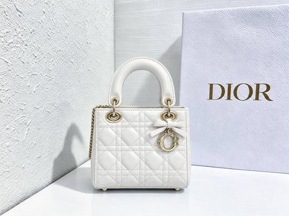 DIOR 

NEW CAME 

HIGH QUALITY 
WITH BOX 

125 dhs🇦🇪🇦🇪

Zain39
♥️♥️♥️