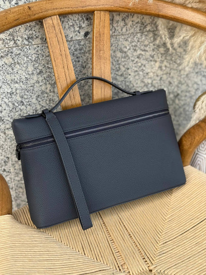 New Collection✨✨✨
LORO PIANA Man Bag
29cm
390 dhs🪙🌨️
Top quality 
With box🎁

Zain167
♥️♥️♥️