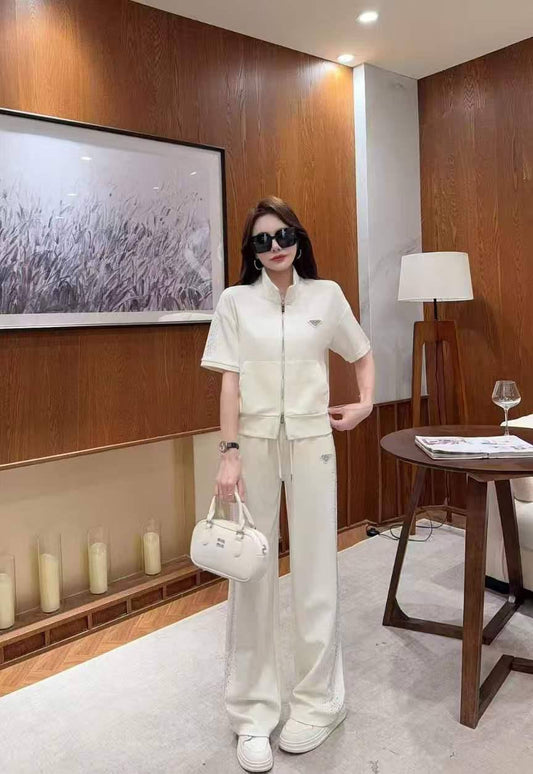 New suit come
Good quality 
Size :M L XL XXL 
140 dhs✅

Zain295
♥️♥️♥️