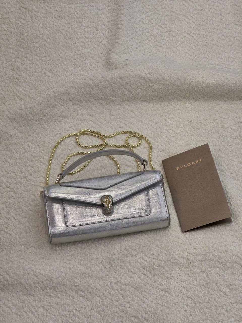 Bvlgari
Master
 20Cm With Box
360 dhs✅

Zain131
♥️♥️♥️
