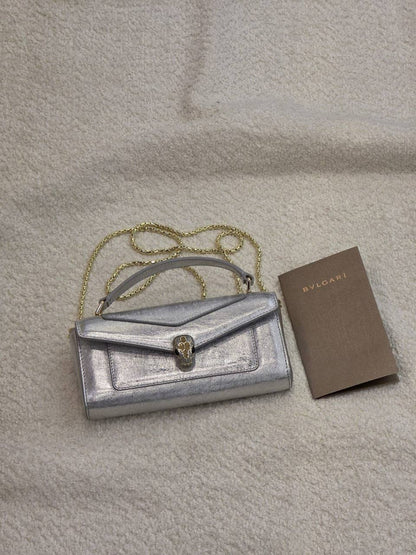 Bvlgari
Master
 20Cm With Box
360 dhs✅

Zain131
♥️♥️♥️