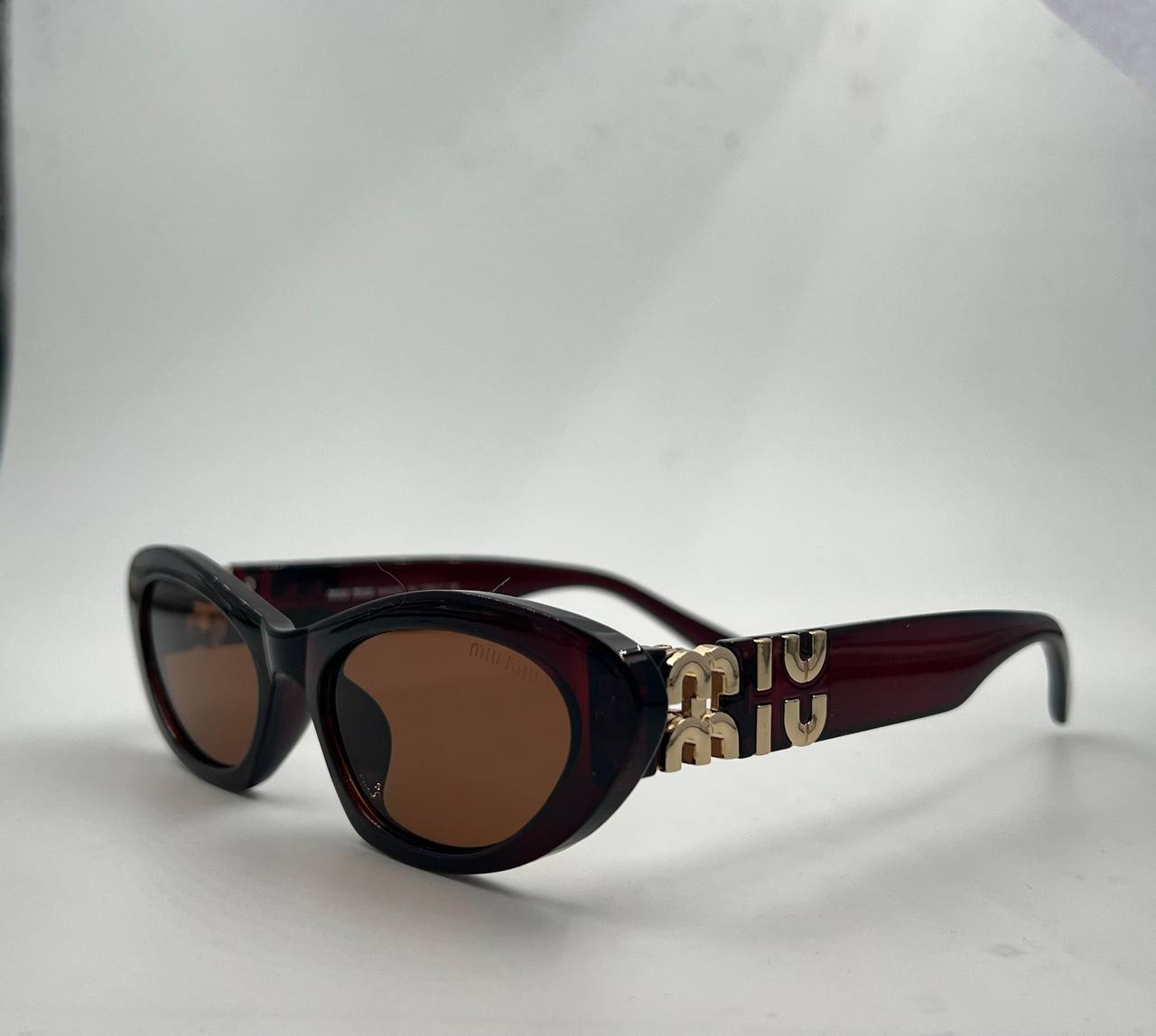 Miu Miu
good quality 💯
With master box 🗃️ 
65 dhs🪙🌨️

Zain273
♥️♥️♥️