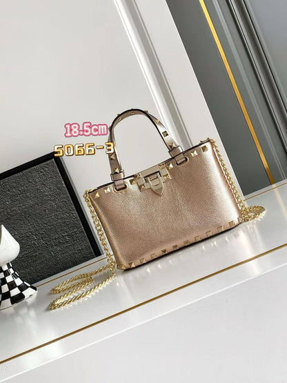 Valentino
master💓
260 dhs✅

Zain153
♥️♥️♥️