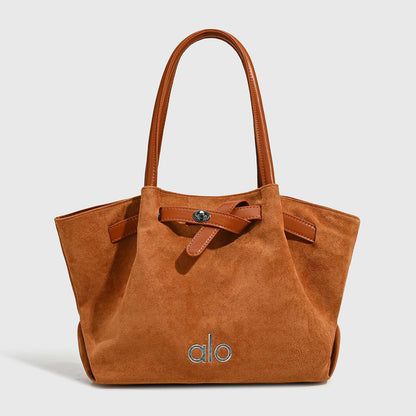 Alo
90 dhs🇦🇪🇦🇪
Size32cm

Zain219
♥️♥️♥️