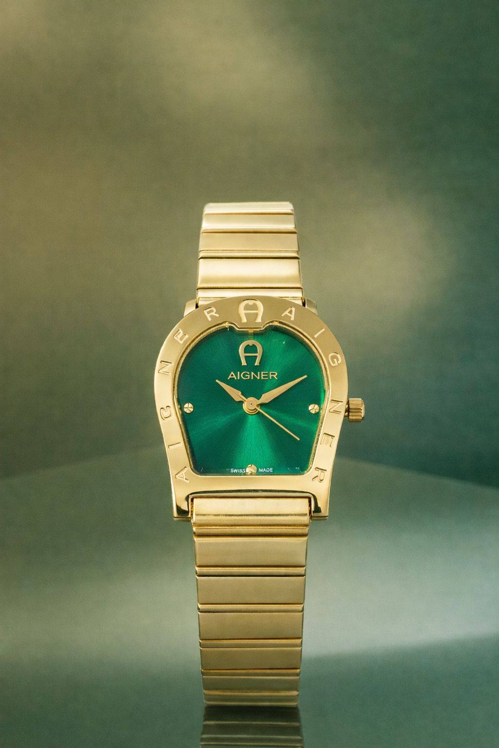 Aigner watch for ladies 
good quality 
280 dhs🗽

Zain59
♥️♥️♥️