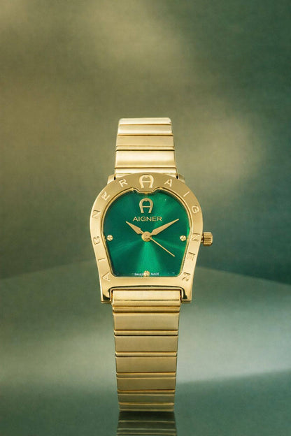 Aigner watch for ladies 
good quality 
280 dhs🗽

Zain59
♥️♥️♥️