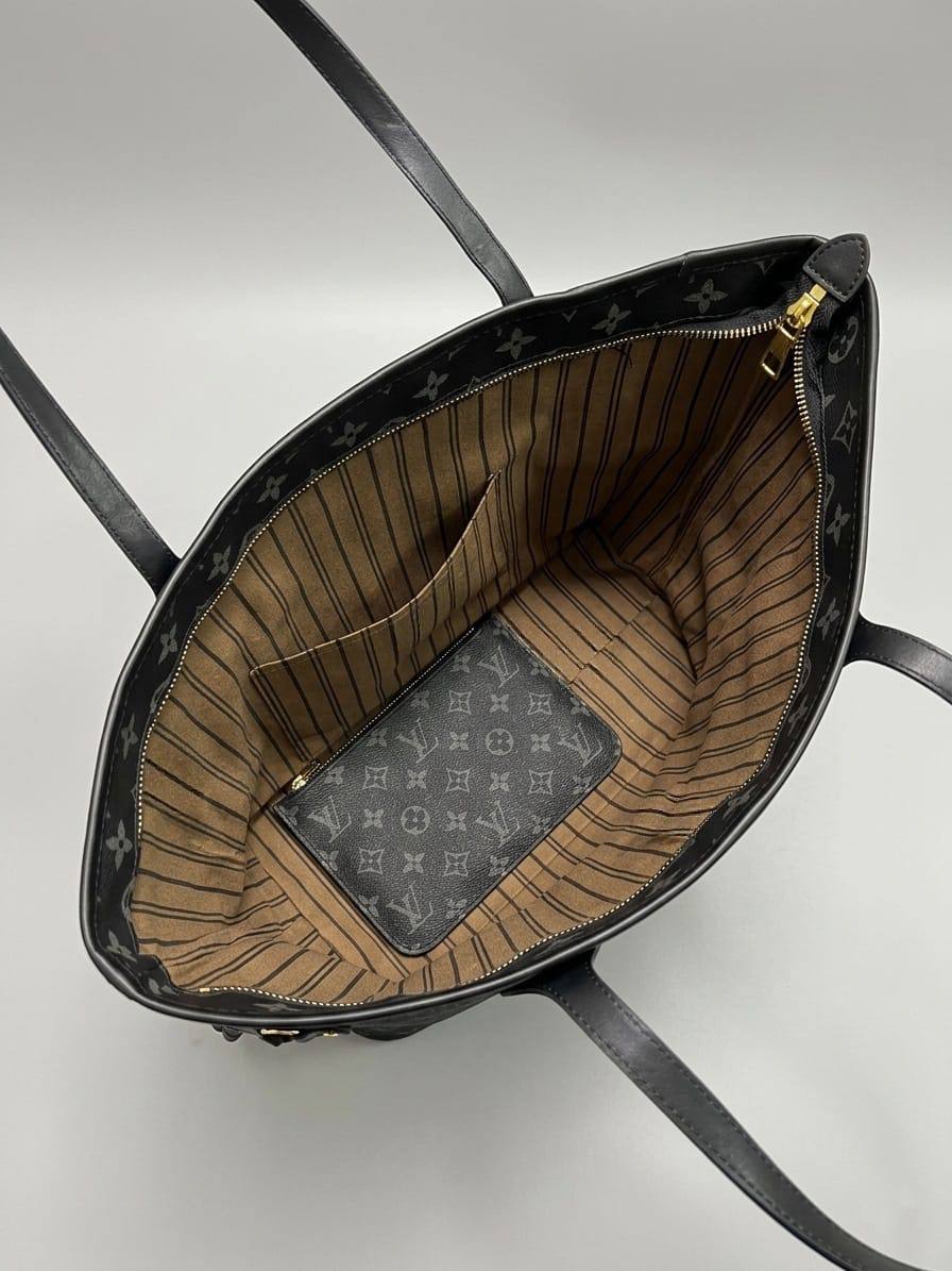 LV
With zipper and small pouch
75 dhs✅

Zain136
Zain50
♥️♥️♥️