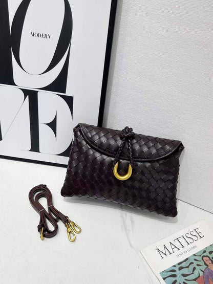 Bottega
with box🎁🎁🎁
95 dhs✅

Zain306
♥️♥️♥️