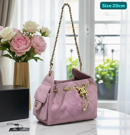 Chanel
Best quality

With box’s
🎁🎁🎁

105 dhs🗽
size 22cm

Zain158