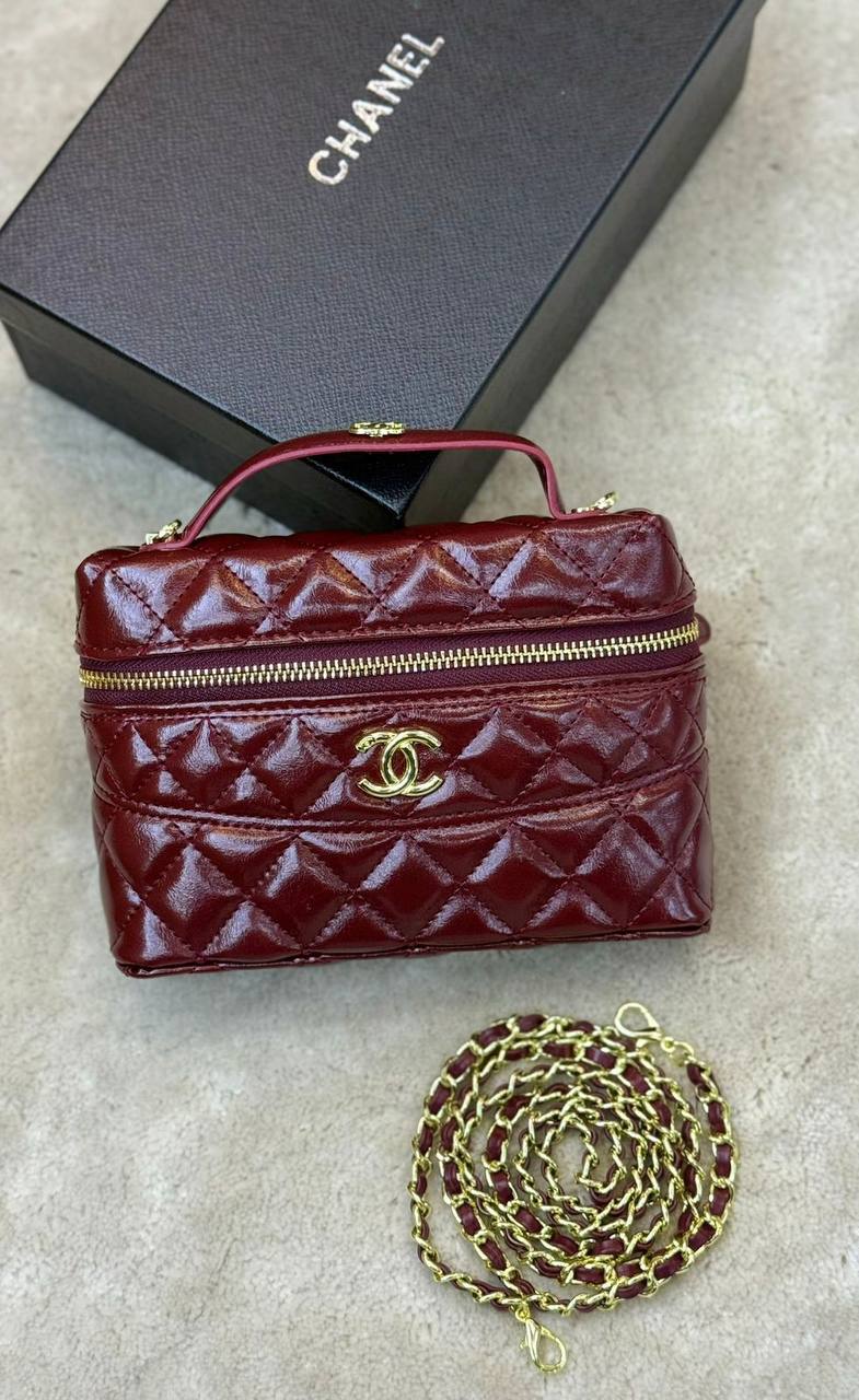 CHANEL 
GOOD QUALITY 
90 dhs🪙🌨️
WITH BOX 📦 

Zain28
♥️♥️♥️