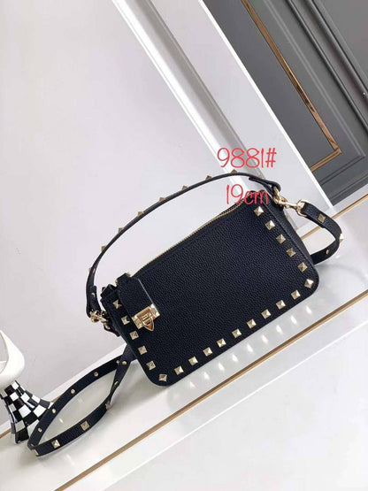 Valentino 
Master🌺🌺
250 dhs💓💓

Zain153
♥️♥️♥️