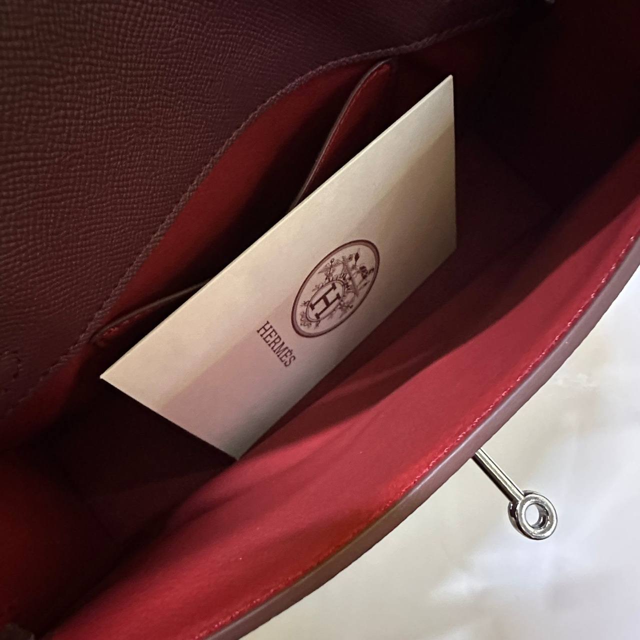 Hermes

good quality
with box🎁🎁🎁

95 dhs✅

Zain295
♥️♥️♥️