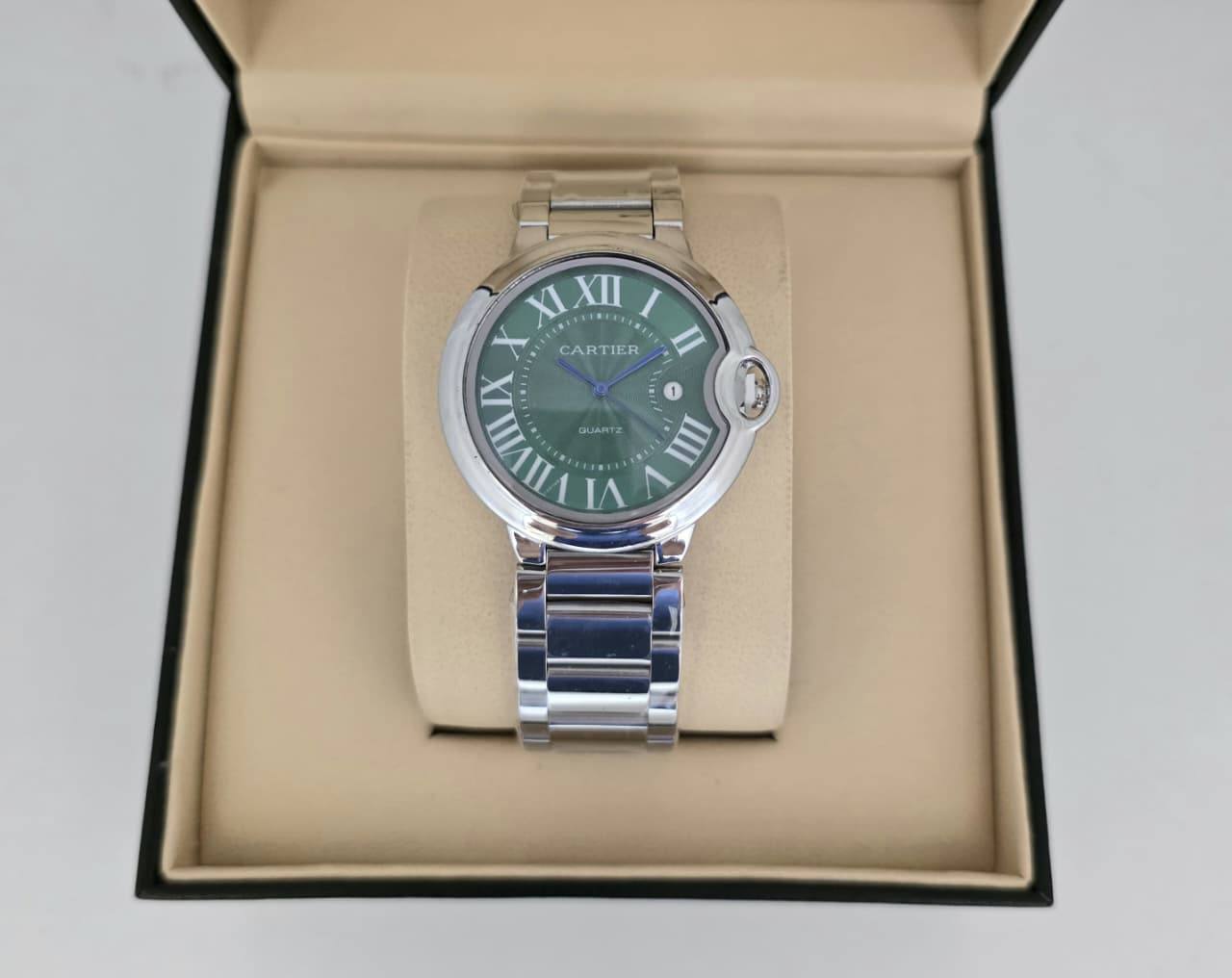 Cartier Men
65 dhs✅
*Battery*

Zain29
♥️♥️♥️