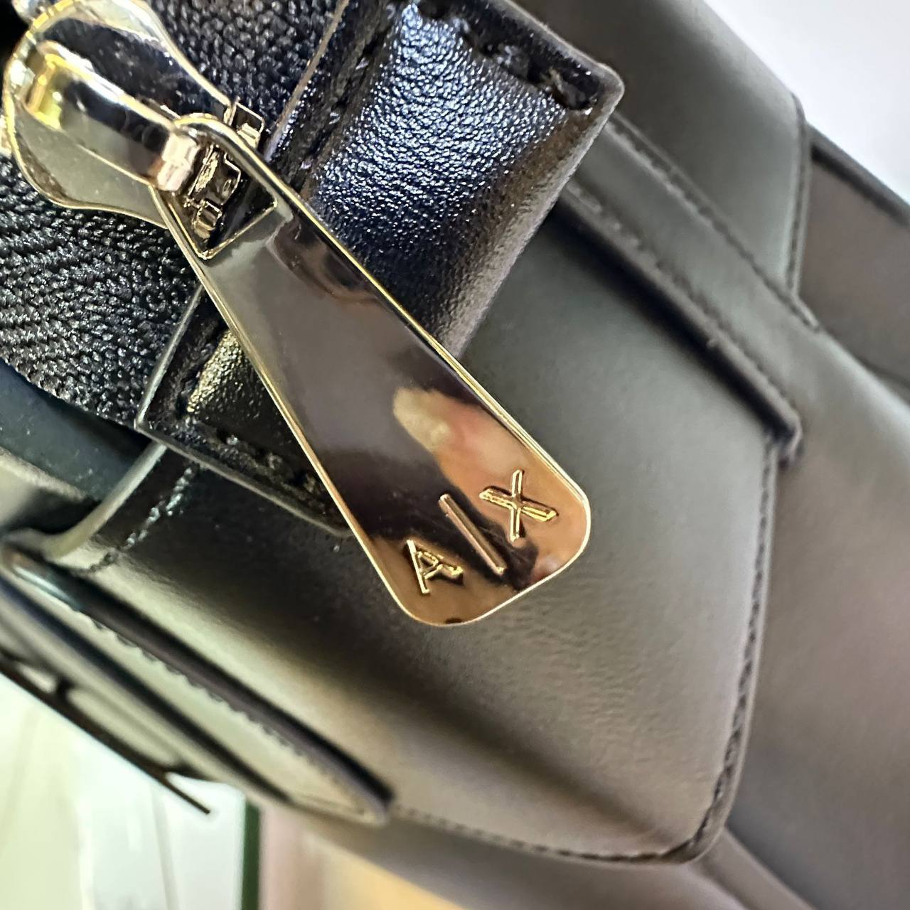 ARMANI 
COPY ONE 
145 dhs✅

Zain295
♥️♥️♥️