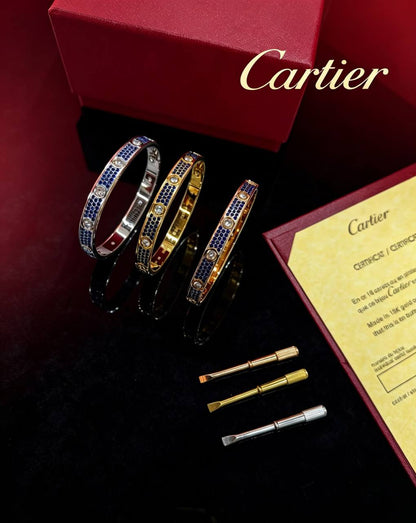 Cartier 
Bangle ✨
Master quality 💯
Size available 👇
16,17,18,19
With normal boxes 📦 
90 dhs🇦🇪🇦🇪

With master box 🗃️ 
140 dhs🇦🇪🇦🇪

Zain216
♥️♥️♥️
