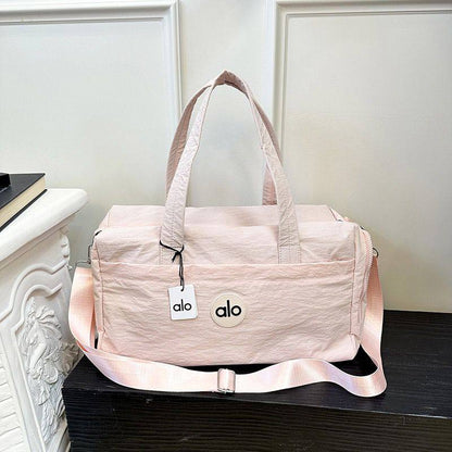 Alo
65 dhs🪙🖤
size 42×21×21cm

Zain42
♥️♥️♥️