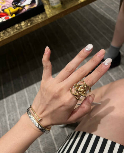 CHANEL
Set 
*Master🍁🍃
With normal box🎁
130 dhs🇦🇪🇦🇪

With master box 🎁
170 dhs🇦🇪🇦🇪

Zain263
♥️♥️♥️
