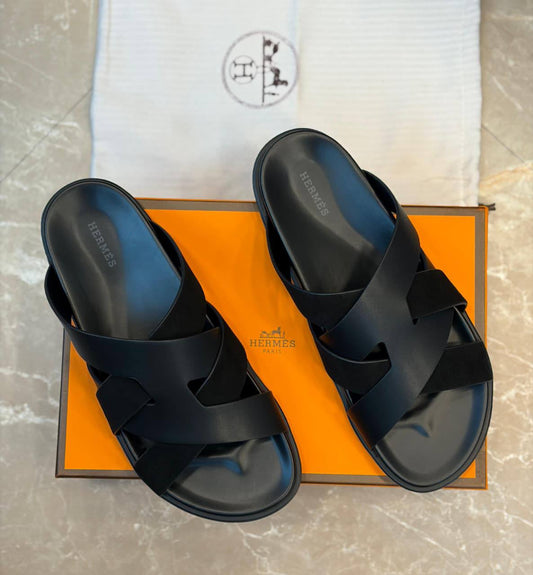 Privato slippers for men soft quality  with box and paper bag size available (40to46) 6to12) 
170 dhs🗽

Zain59
♥️♥️♥️