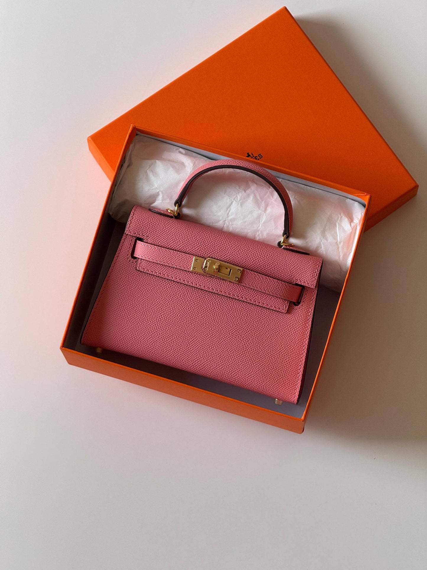 Hermes minikelly 19cm💕master quality😍

with box❤️
🎁🎁🎁

340 dhs🪙🌨️

Zain52
♥️♥️♥️