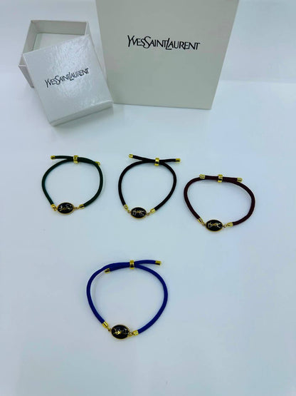 *Bracelet 😍*
Unisex 🔥
With Same box 🗃️ 
And paper bag 🛍️
20 dhs🇦🇪🇦🇪

Zain216
♥️♥️♥️