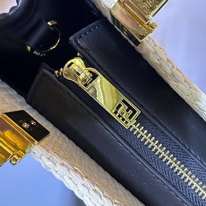 Fendi

Zain295
♥️♥️♥️