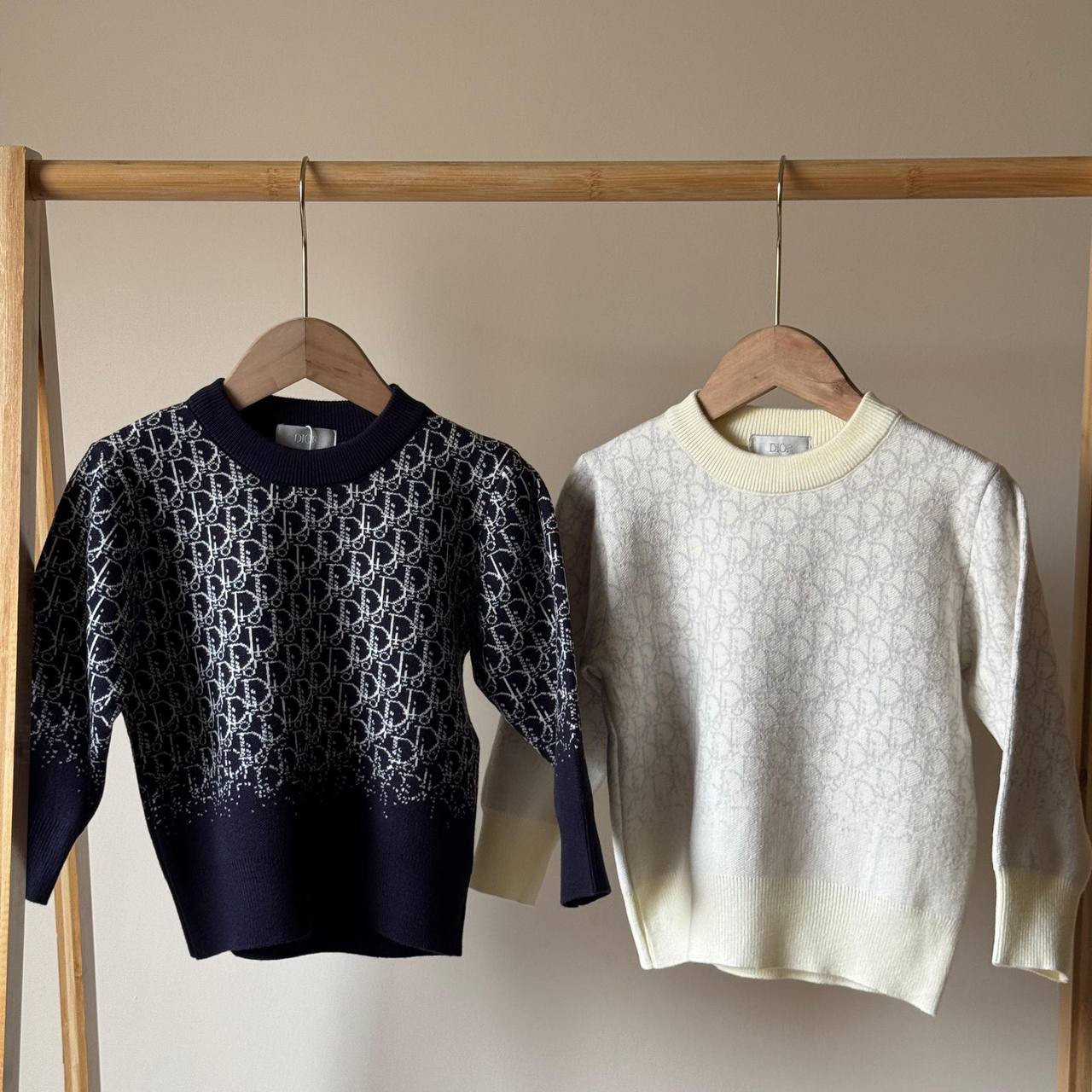 New collection{}
Brand : Dior 🔥
Super master quality 😍
Size:2/ 12years old

170 dhs

Zain161
♥️♥️♥️