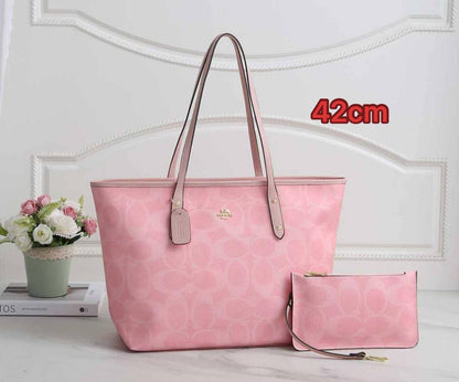 Coach 
42cm
with box 
100 dhs💛

Zain168
♥️♥️♥️