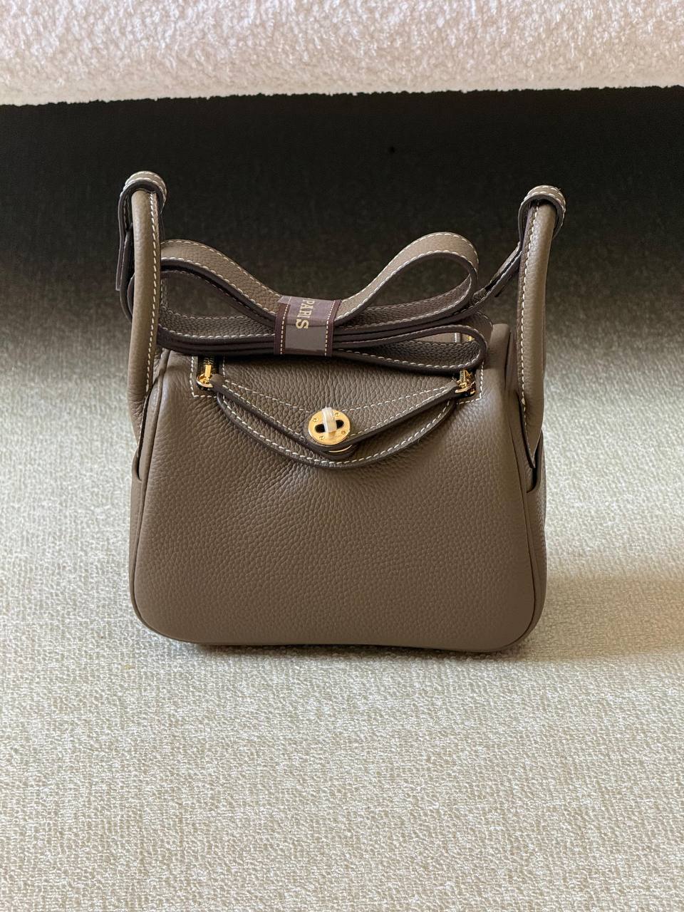 Hermes 

mini lindy 18cm💕

master quality😍

with box❤️
340 dhs✅

Zain52
♥️♥️♥️