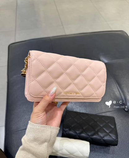 CK
Charles and keite
100 dhs✅
with box
🎁🎁🎁
Good quality

Zain07
♥️♥️♥️