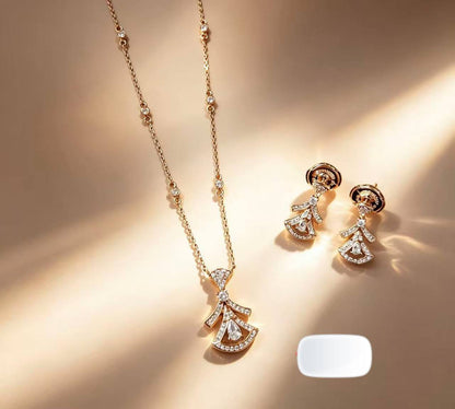 Bvlgari set* 💎
Necklace 
Earrings 
Master Quality 🎲

*95* AED normal box 📦 
*140* AED with original box 🗃️

Zain48
♥️♥️♥️