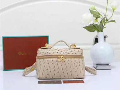 Loro Piana
high quality
100 dhs✅

Zain136
♥️♥️♥️