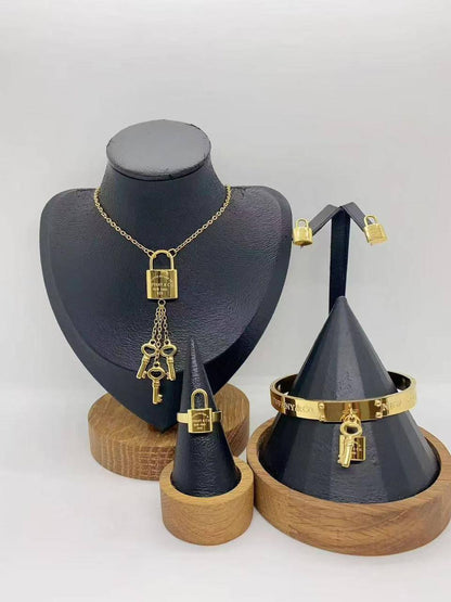 Accessories Set
50 dhs🪙🌨️

Zain45
♥️♥️♥️