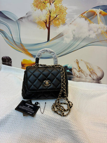 CHANEL

Best quality 

without box
size 20CM

100 dhs🇦🇪🇦🇪

Zain290
♥️♥️♥️