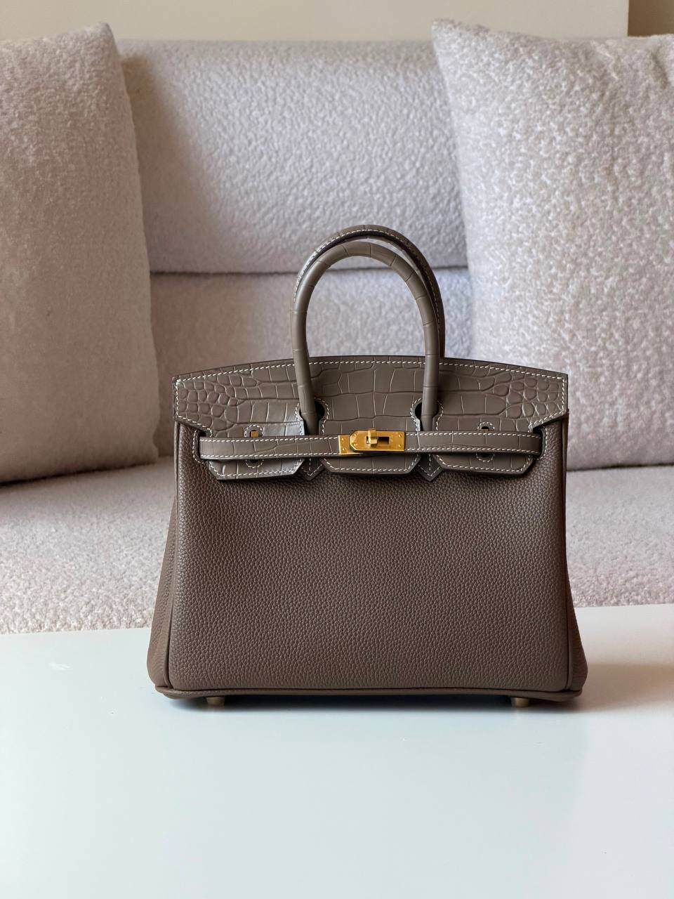 Hermes
Birkin 25cm💥Master quality ✅with box📦
610 dhs✅

Zain52
♥️♥️♥️