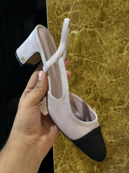 Chanel 

size 36 to 41

110 dhs🪙💕

Zain146
♥️♥️♥️