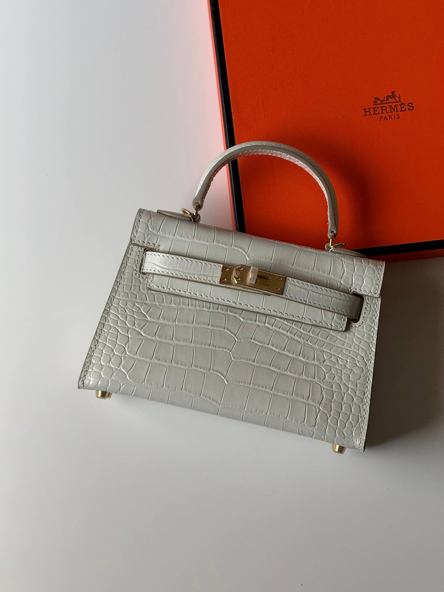 Hermes
minikelly 19cm💕

master quality😍

with box❤️
🎁🎁🎁

340 dhs❣️

Zain52
♥️♥️♥️