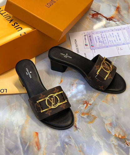 LV
☘️ *SIZE  36  to 41 ☘️                                                                                                       
180 dhs✅

Zain224
♥️♥️♥️
