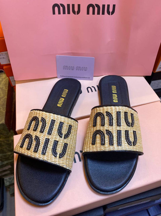 Miu Miu Slippers, 
High Quality 
Size 36 To 41
90 dhs✅

Zain120
♥️♥️♥️