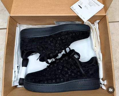 LV
Size 40 to 44
Good quality
110 dhs❣️

Zain79
♥️♥️♥️